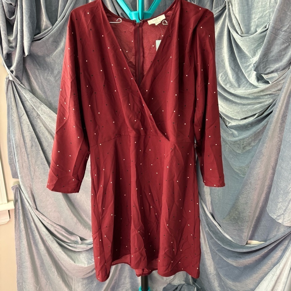 NWT Loft polka dot vneck dress size 10P Valentine’s Day